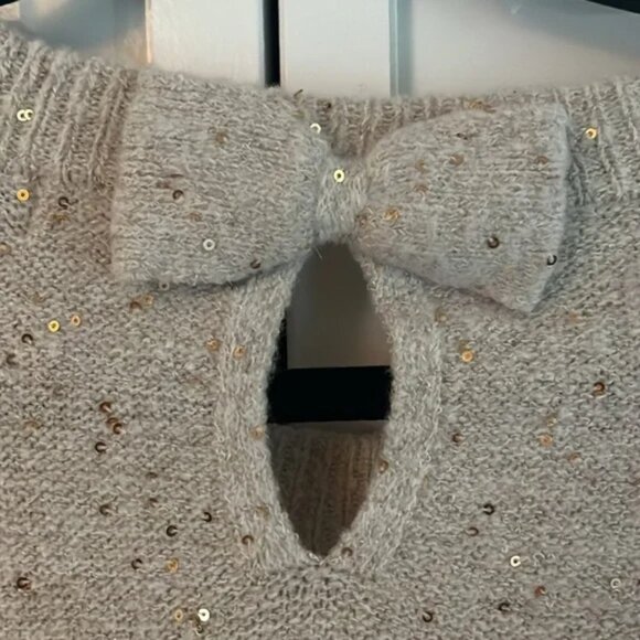 Karl Lagerfeld Oatmeal Sparkle Crew neck with Back Bow, Sz XL EUC - Picture 4 of 4